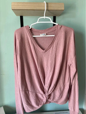 SO Super soft women’s sweater!! Size large, perfect for fall 🍂